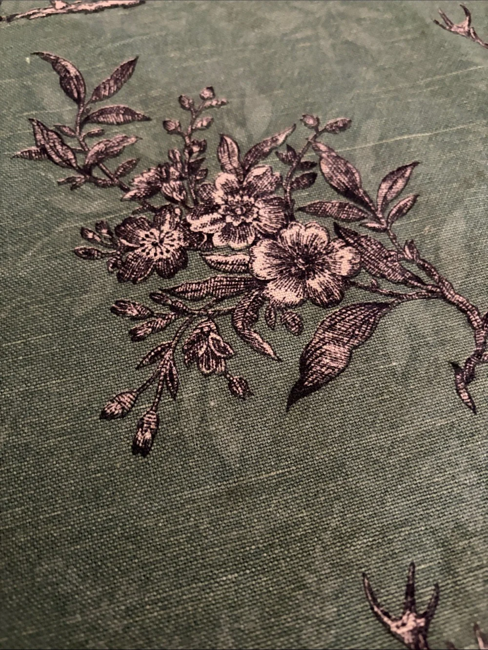 table cloth unknown brand