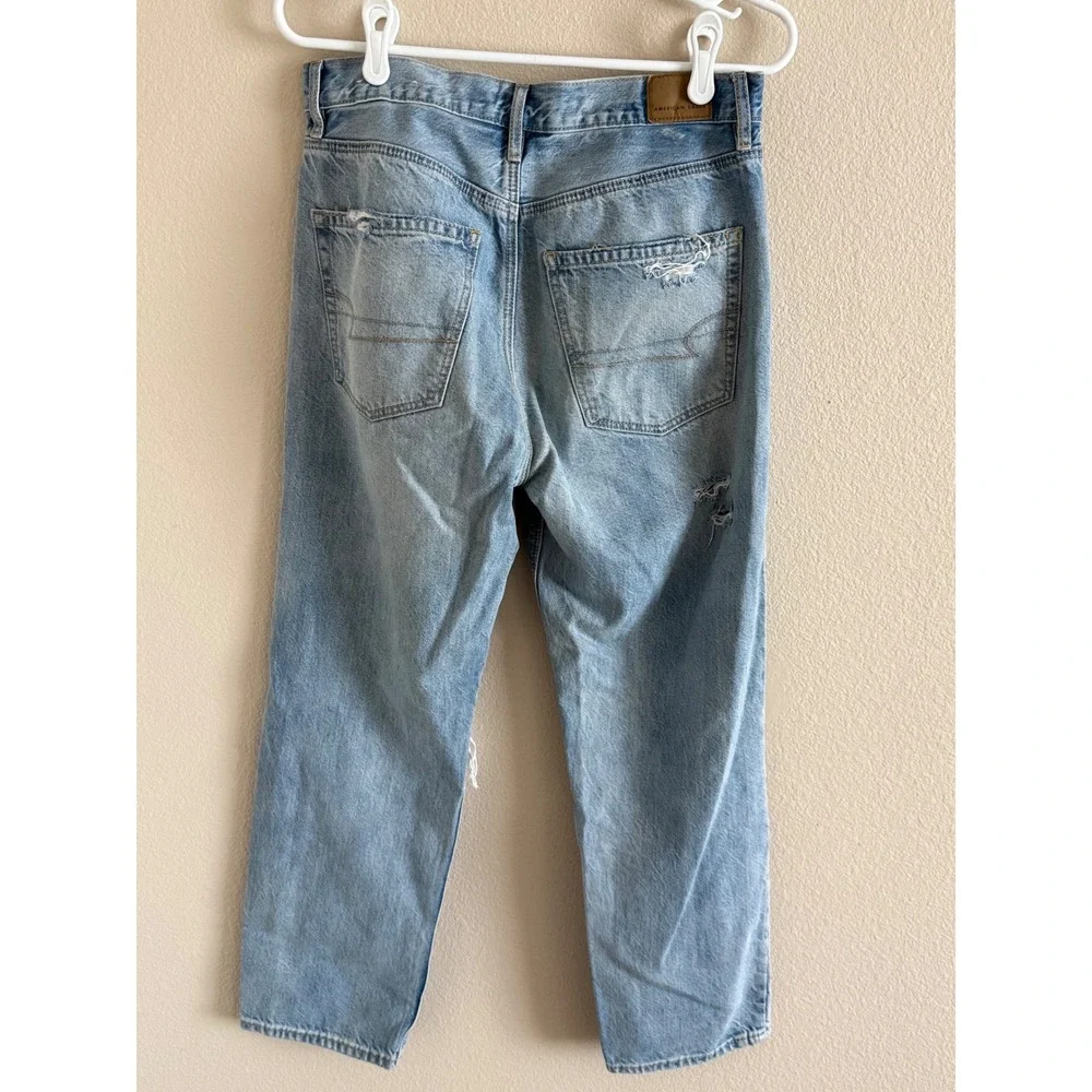 American Eagle 90s Boyfriend Jeans Light Wash Distressed Blue Denim Size 4 Reg