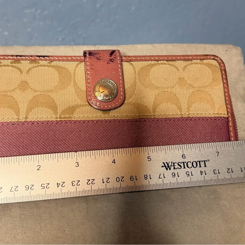 Coach beige pink