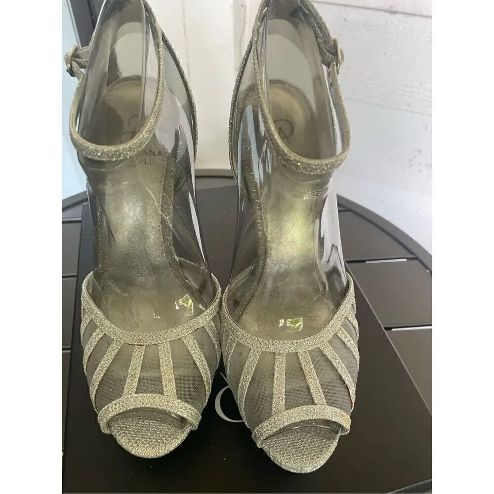 Adrianna Papell brand adrianna
