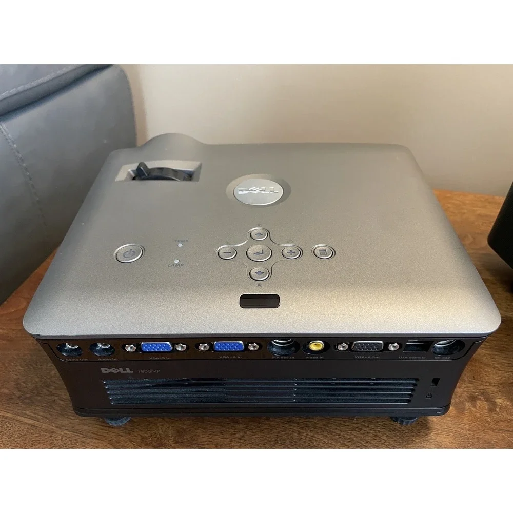 Dell 1800MP DLP Projector 3x Power Cords, Remote, Cable, Carry Case