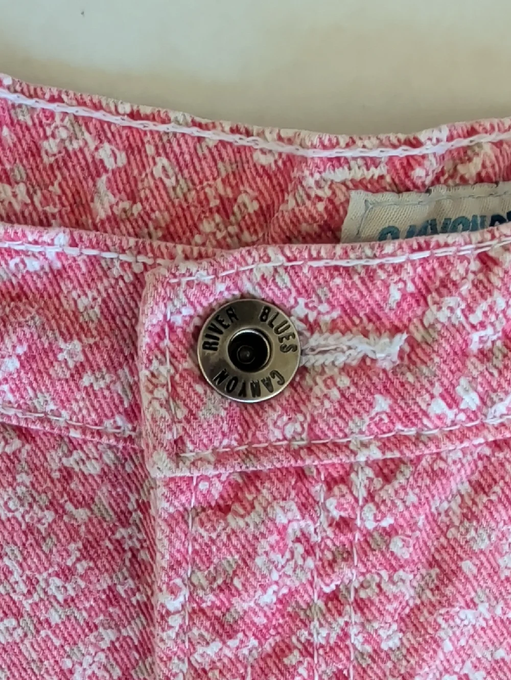 Canyon River Blues rivets back vibe