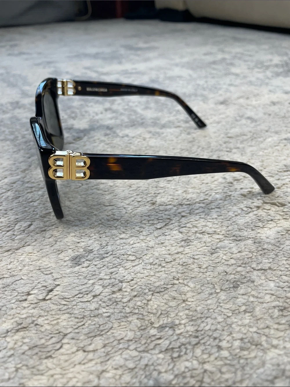 Balenciaga frame color