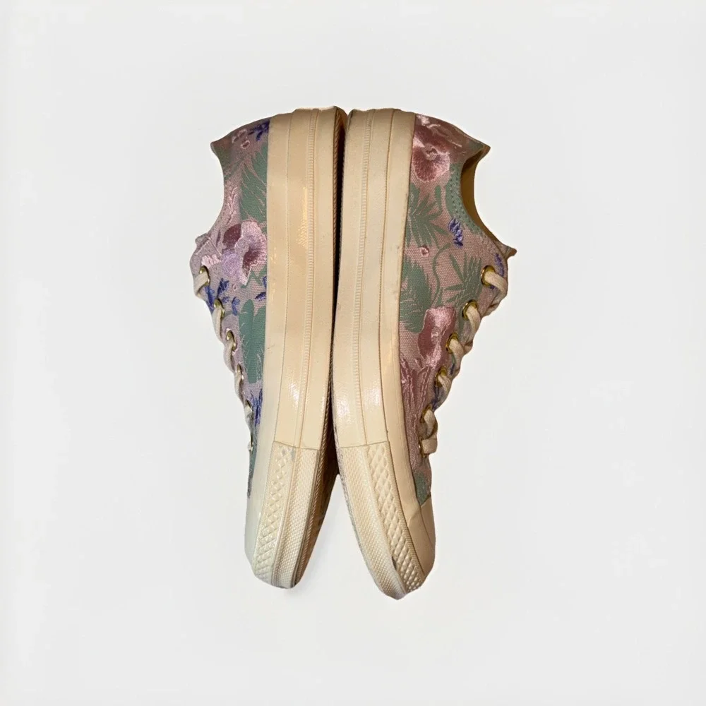 Converse these woman