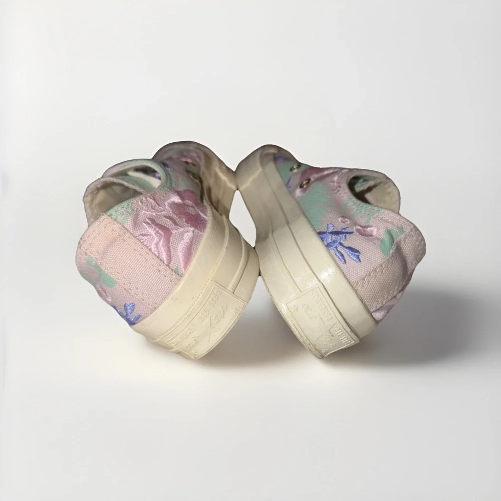 Converse these woman