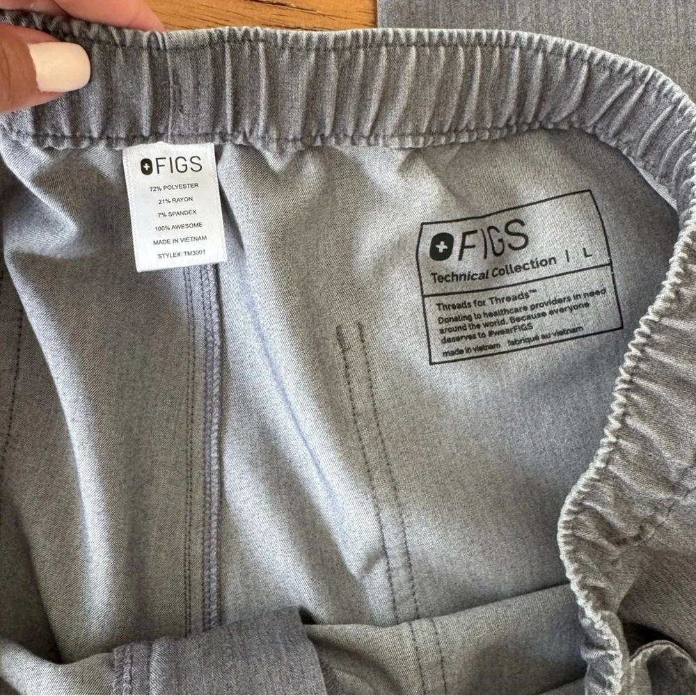 FIGS Men's Gray Cairo Cargo Scrubs Pants Size L
