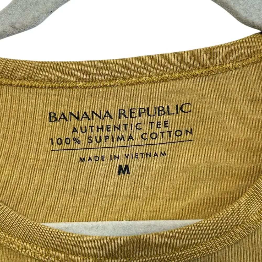 Banana Republic Supima Cotton Authentic Tee NWT Men's Sz M Mustard Yellow Dyed