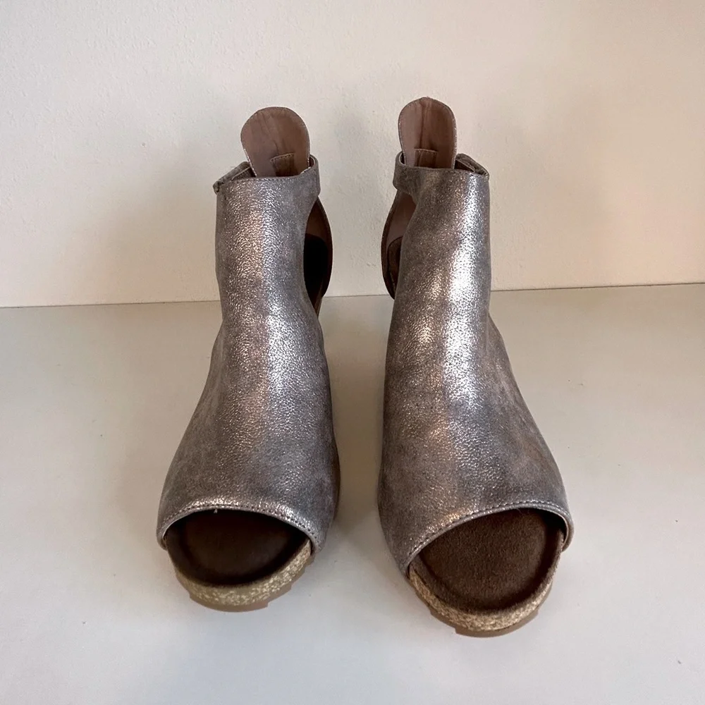 Corkys peep heel