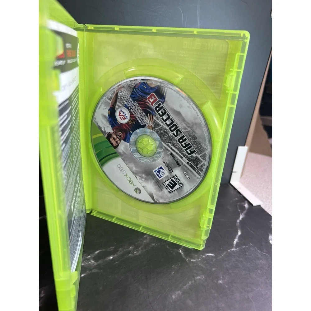 FIFA Soccer 13 (Xbox 360) With Manual