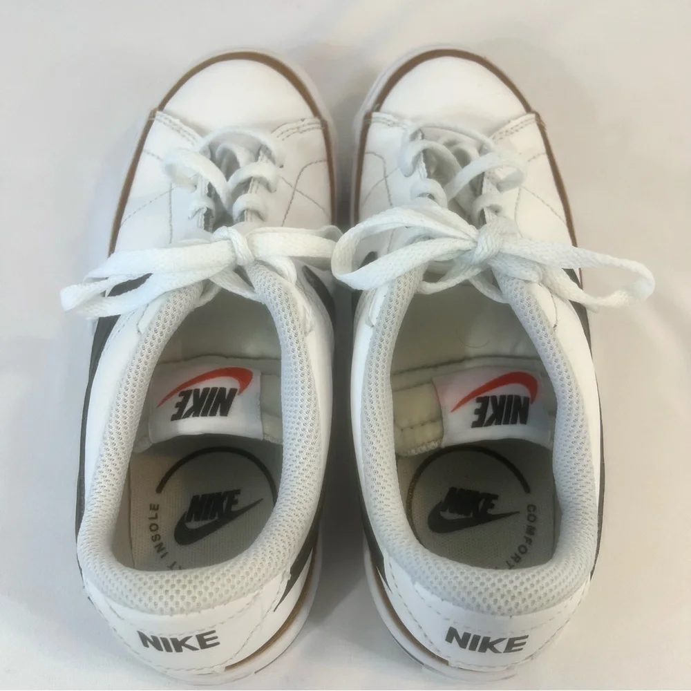 Nike wear white