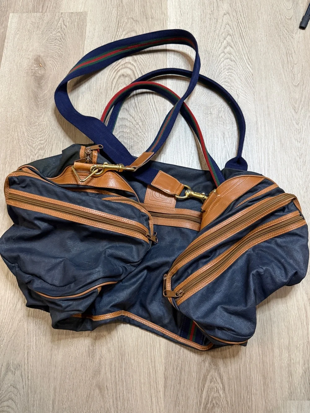Gucci stylish navy