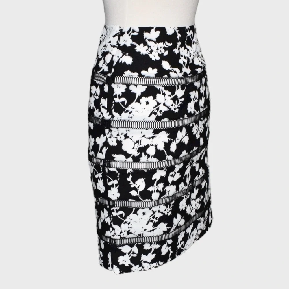 White House Black Market Floral Lattice Pencil‎ Skirt