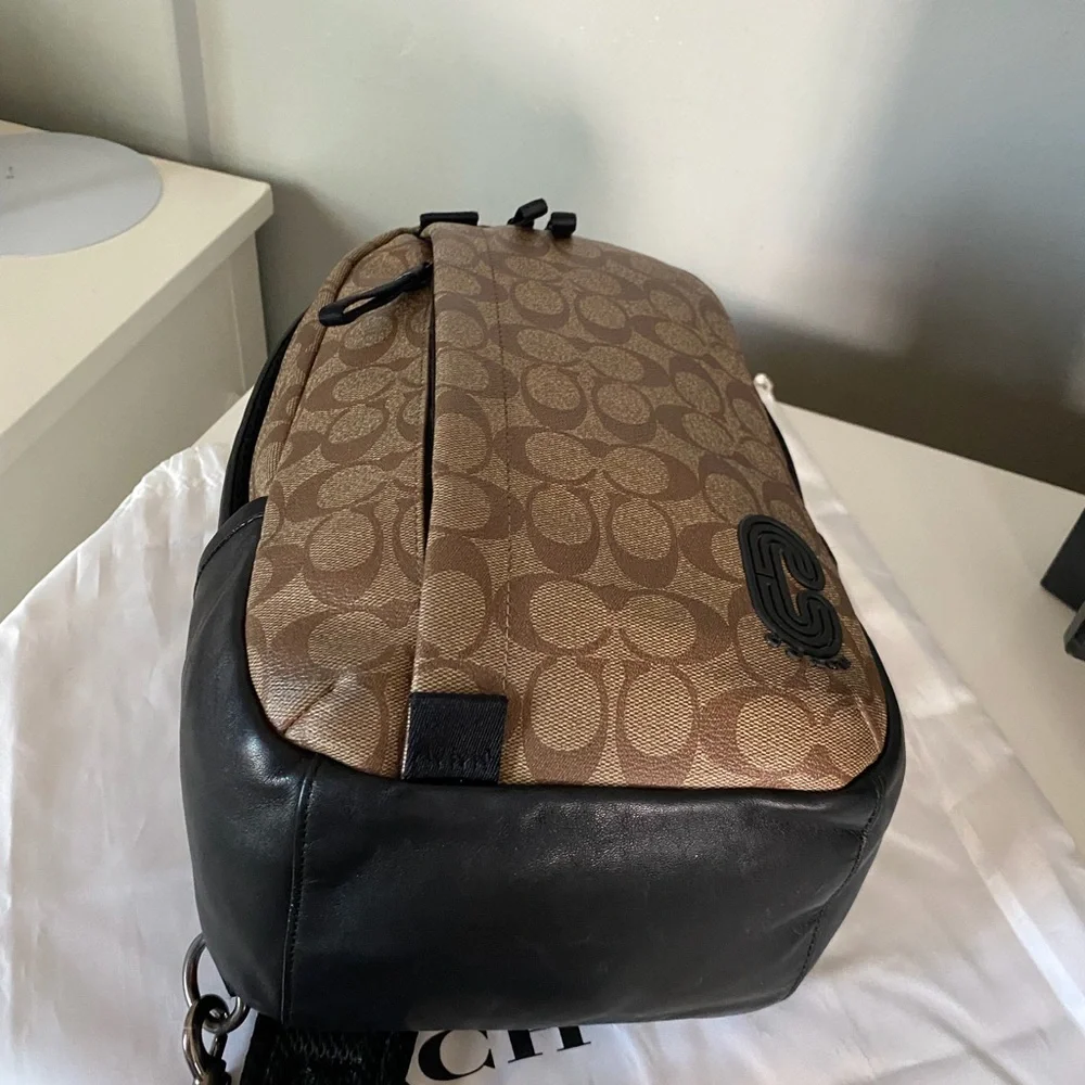 Coach authentic inside