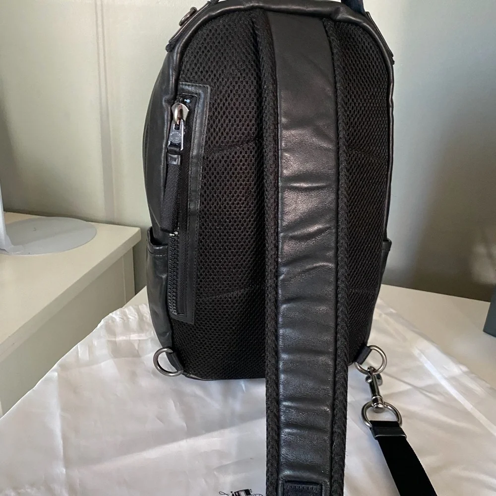 Coach authentic inside