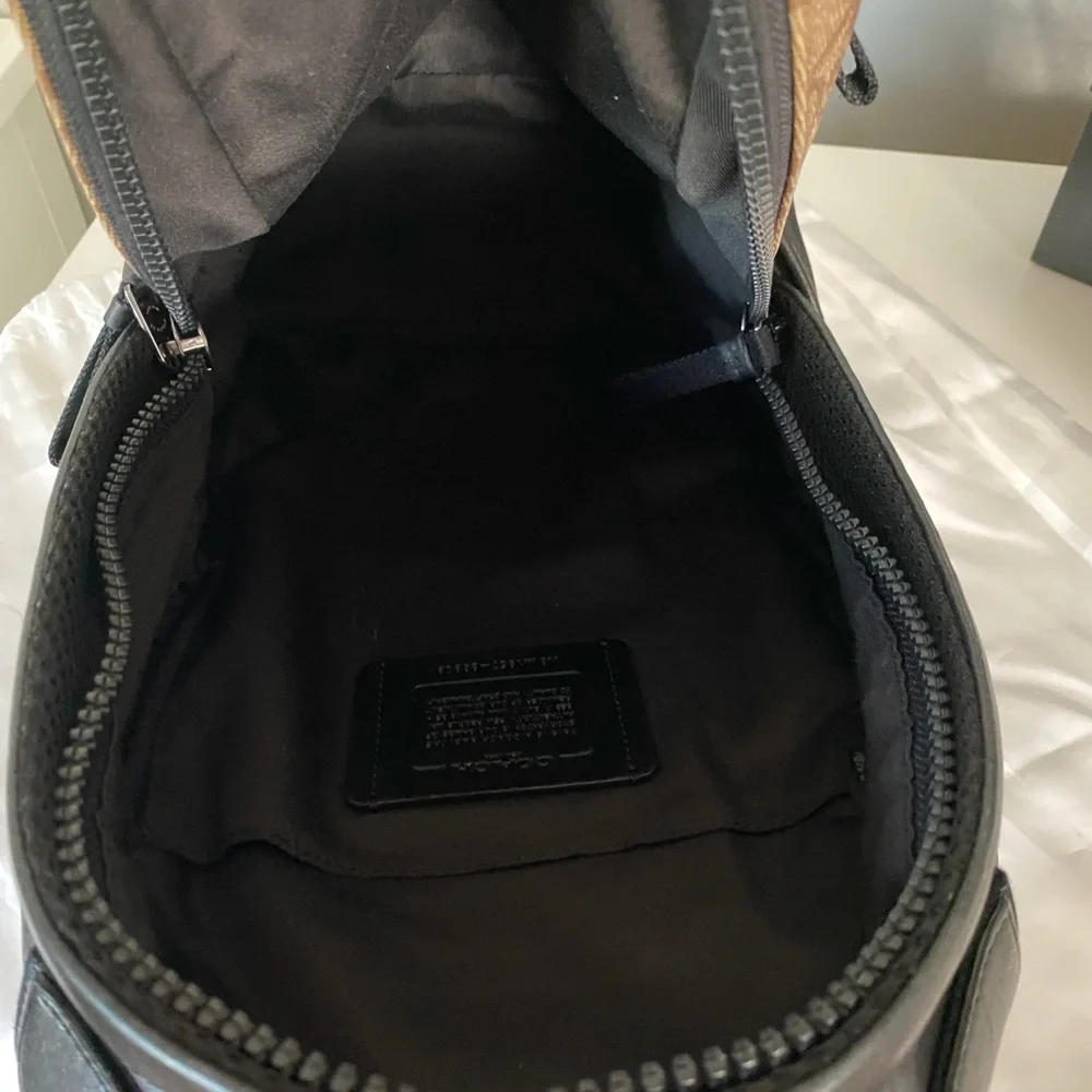 Coach authentic inside