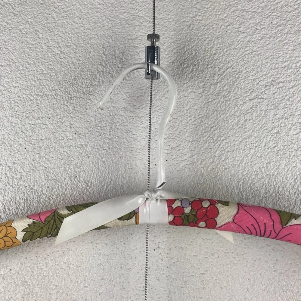 Vintage l 60s Quilted Lightly Padded Flower Power Kitsch Groovy Mod Coat Hanger