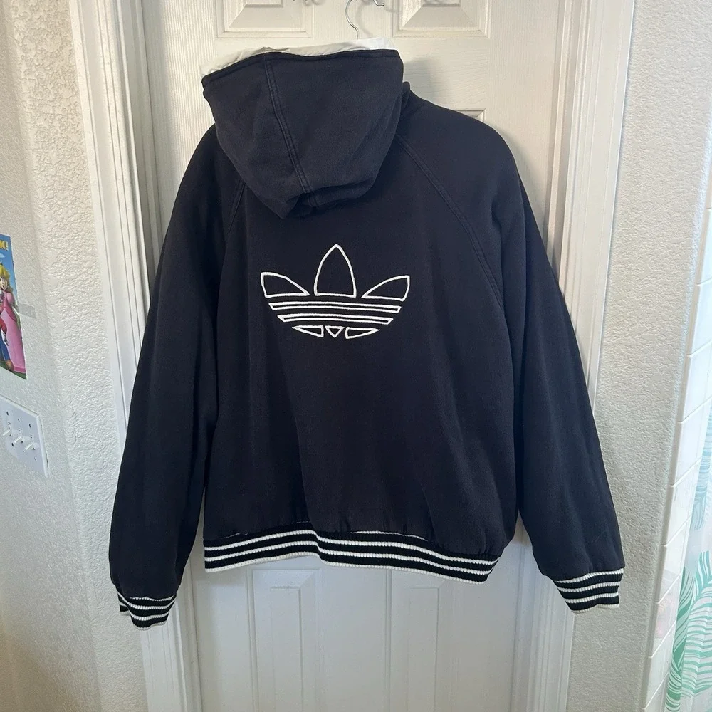 adidas no holes