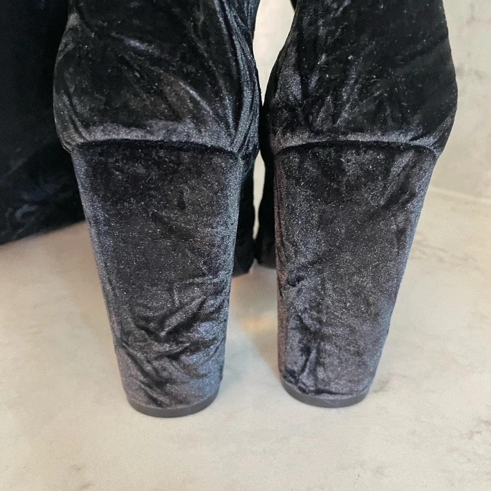 Stuart Weitzman 5” heel