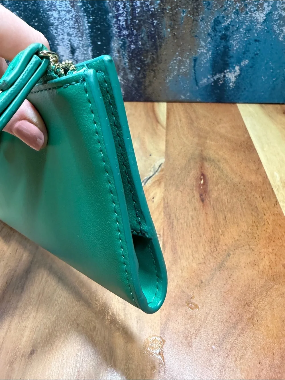 “On 34th” Macy’s Minimalist Kelly Green Zip Around Wristlet Wallet NWOT