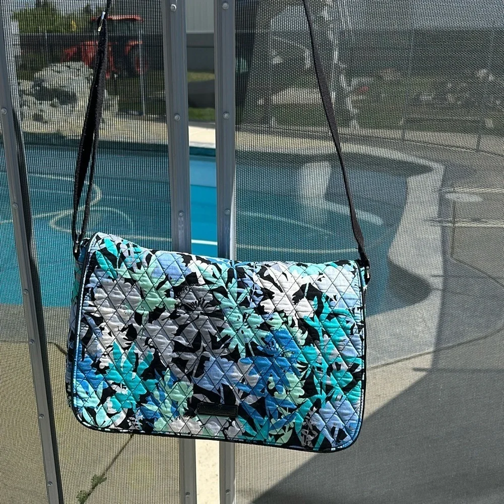 Vera Bradley tooled messenger quilted blue/green/white/ black leaves