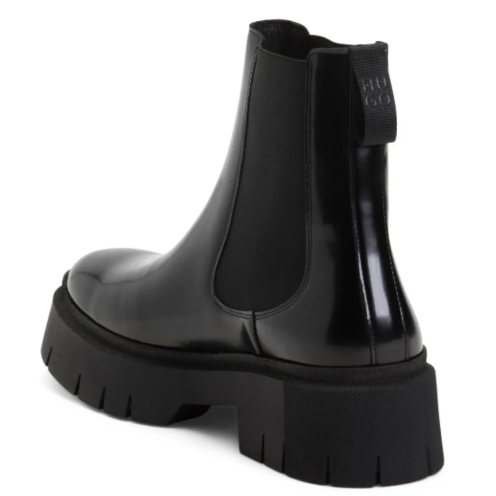 NWT HUGO BOSS Made In Portugal Black Leather Chelsea Booties Size EU40/US9
