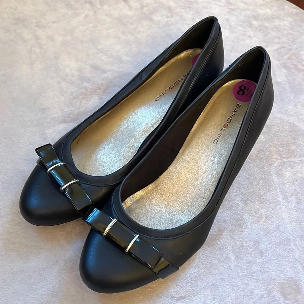 Bandolino Sz 8.5 *Classic-Chic*  Wedge Bow Toe Dress Shoes EUC