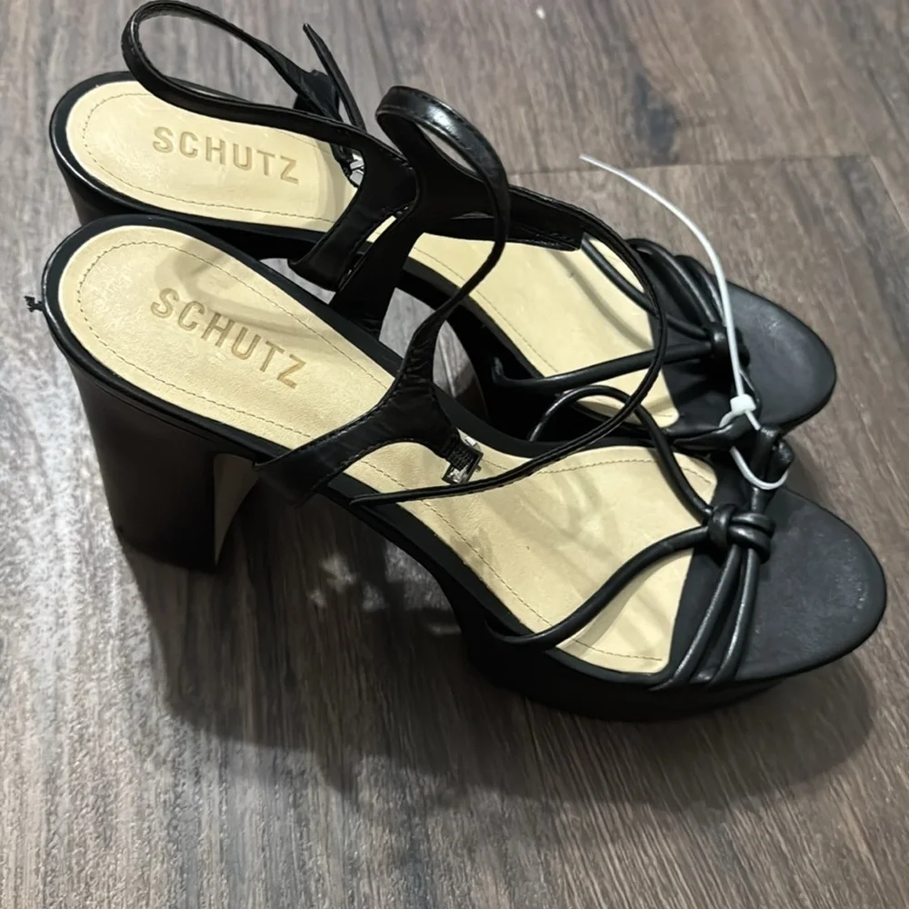 SCHUTZ photos 16 made