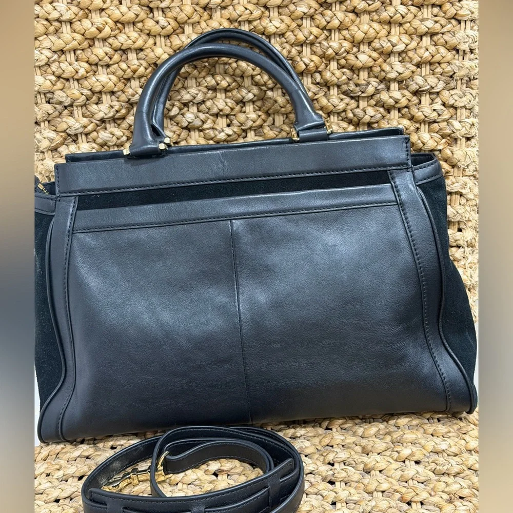 Tory Burch 15”l polished black