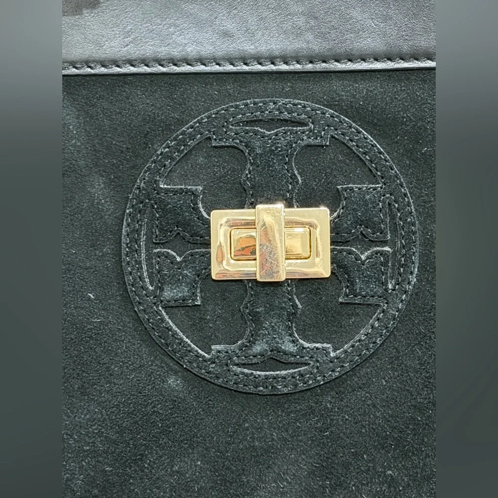 Tory Burch trim signs