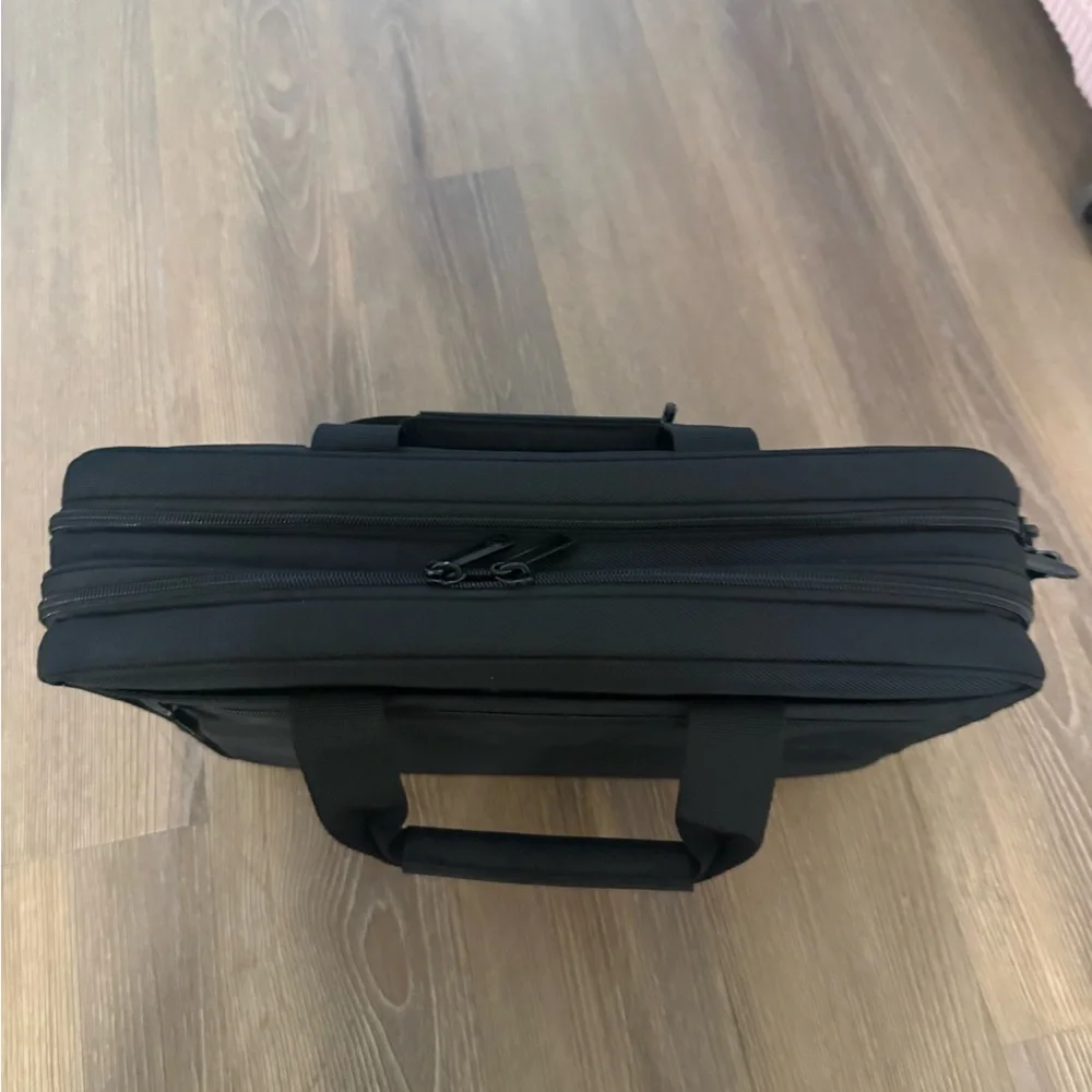 Samsonite 141271-1041 Classic 2 15.6