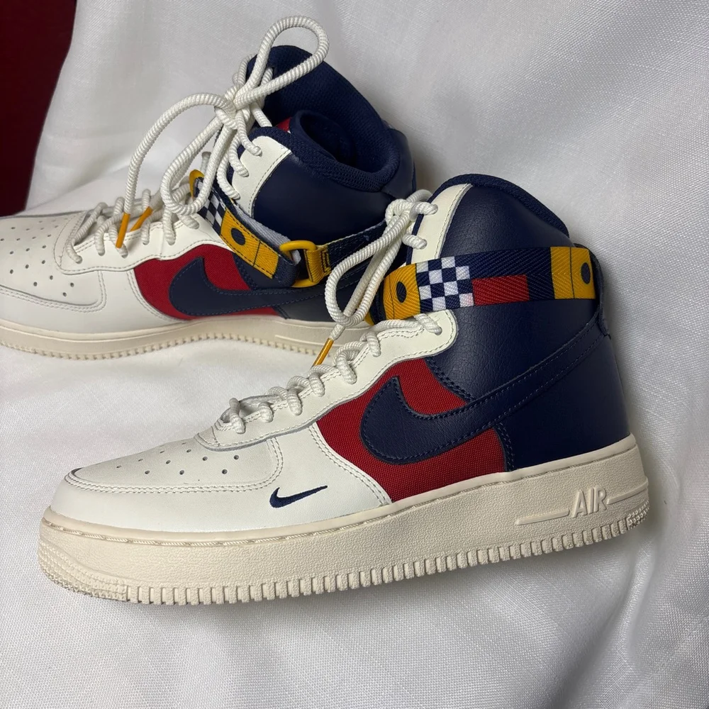Nike Air Force step up