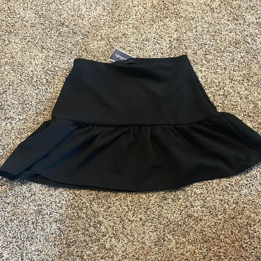 Black mini skirt NWT