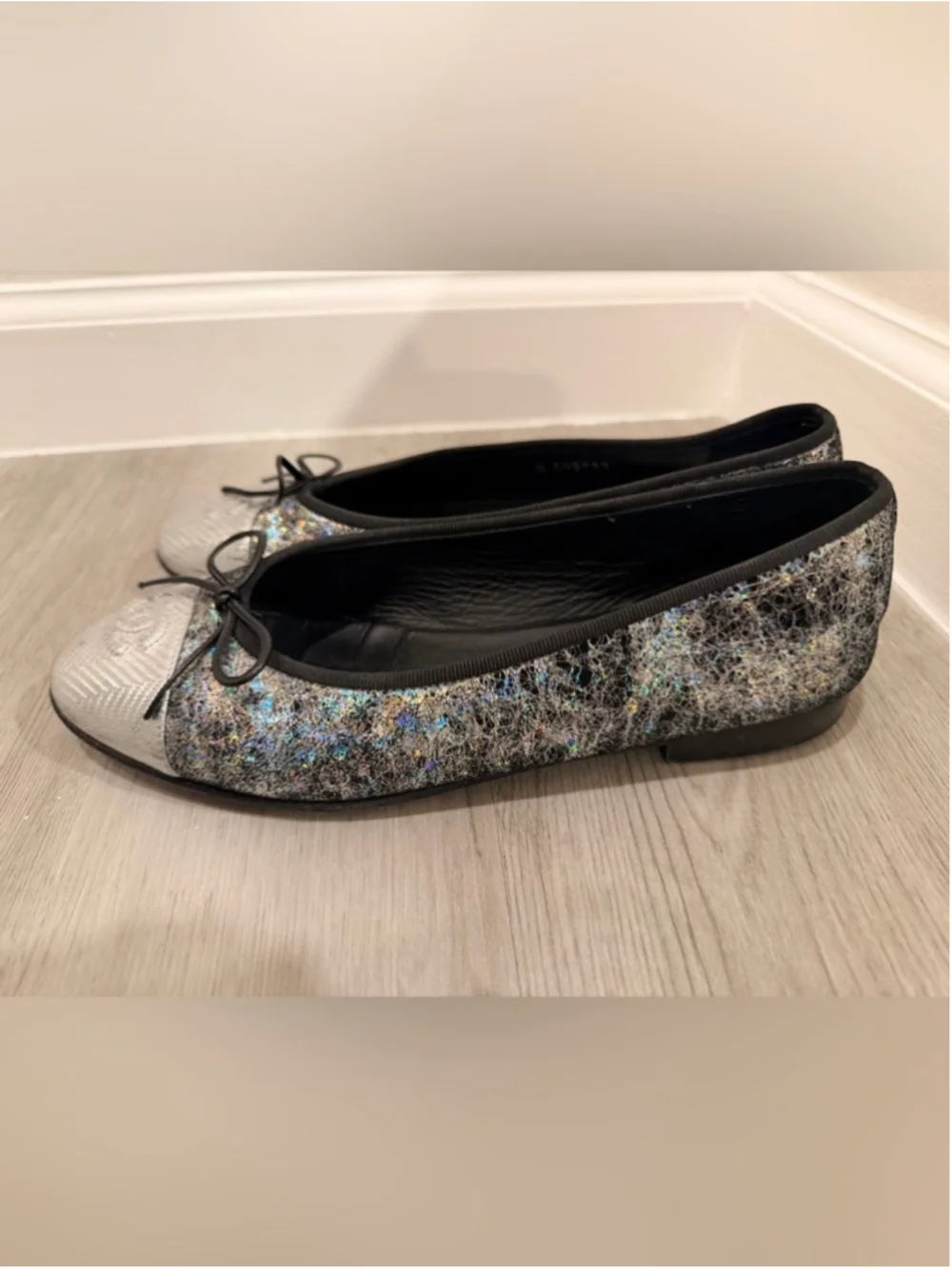 Chanel Rare CC Ballet Flat Silver Cap Toe Holographic Suede Leather EU 38.5
