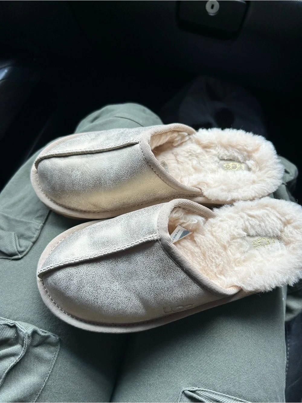 🤍 UGG Cozy Slip-On Slippers - Girls Size 2 - Never Worn