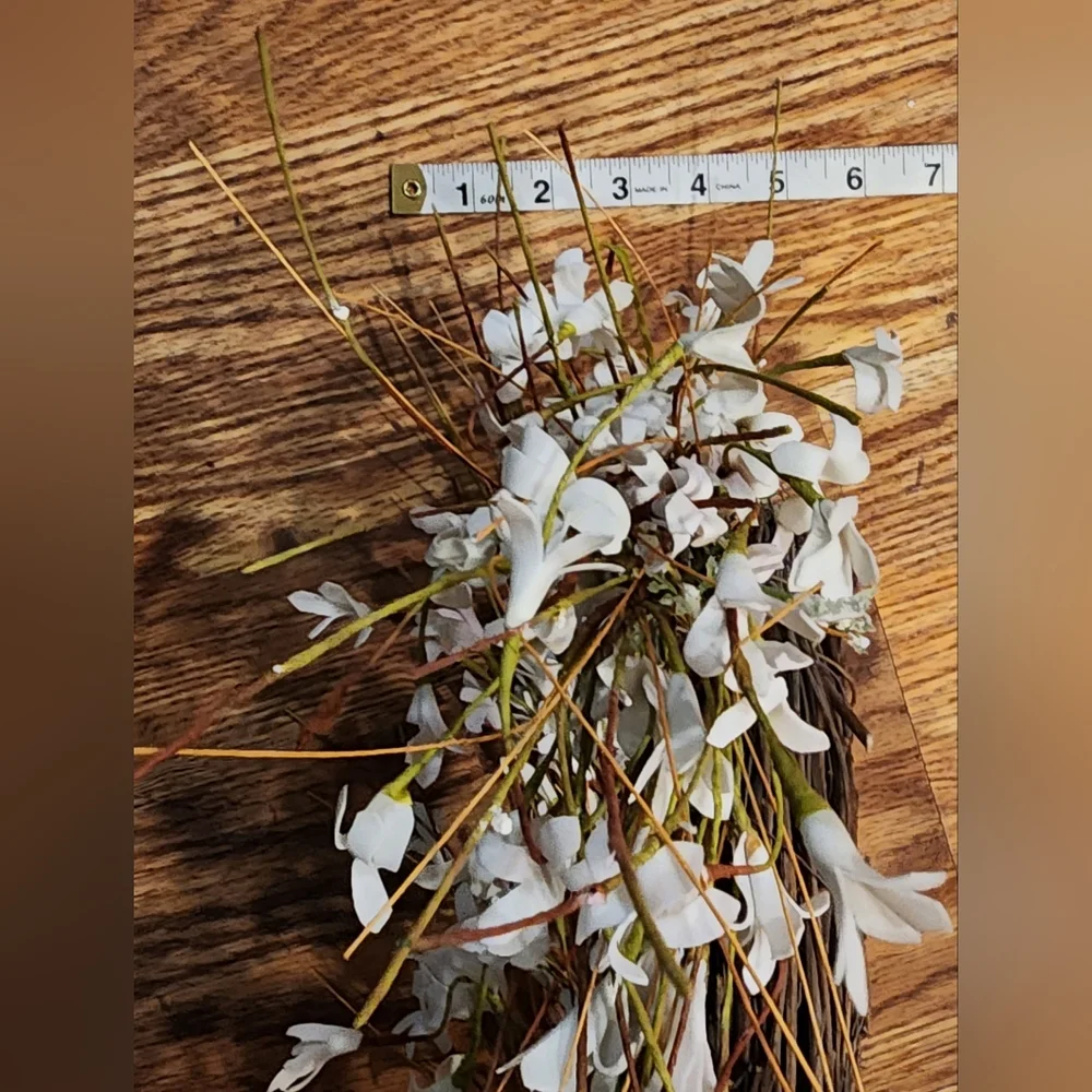 Farmhouse White Cream Floral Natural Wreath (approx. 12