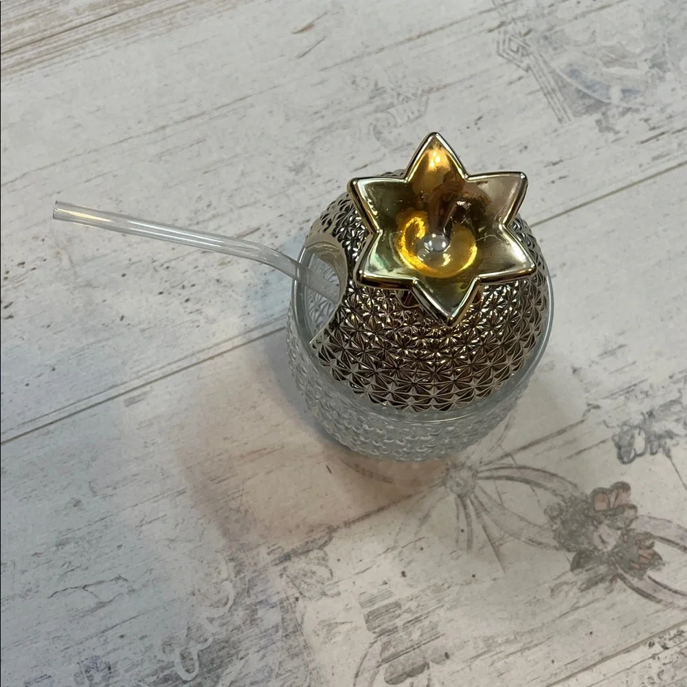 N/A used plastic gold