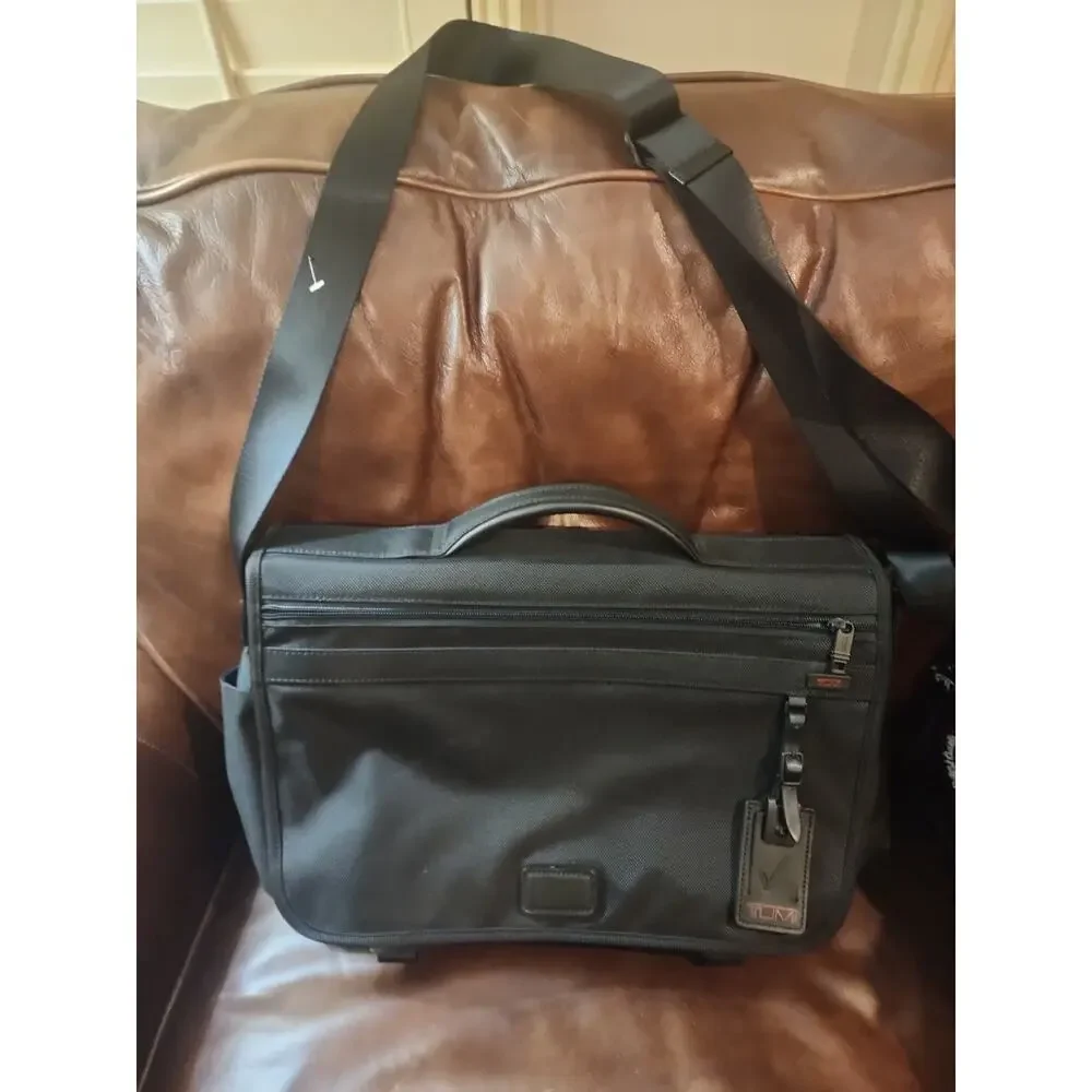 Tumi black 15