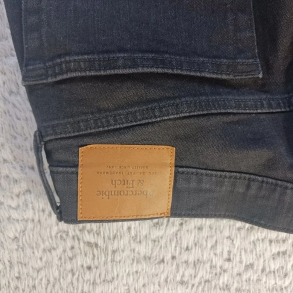 Abercrombie & Fitch athletic fit