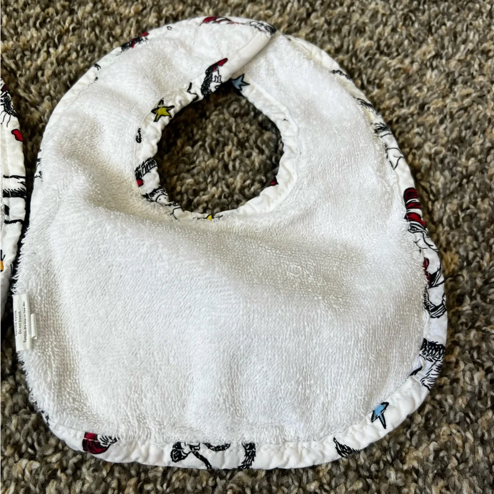 Trend Lab Baby Dr Seuss Cat‎ In The Hat Bundle 2 Bibs 1 Burp Cloth