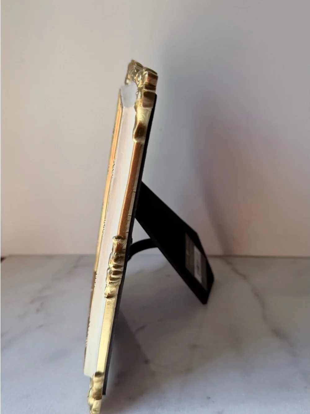 Marc Jacobs elegant gold