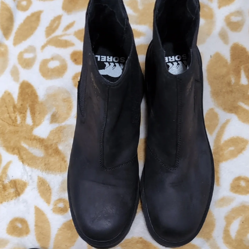 Sorel Black Leather Chelsea Ankle Boots Size 7 Waterproof Lug Sole Quiet Luxury