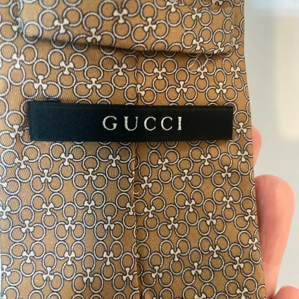Gucci 100% silk
