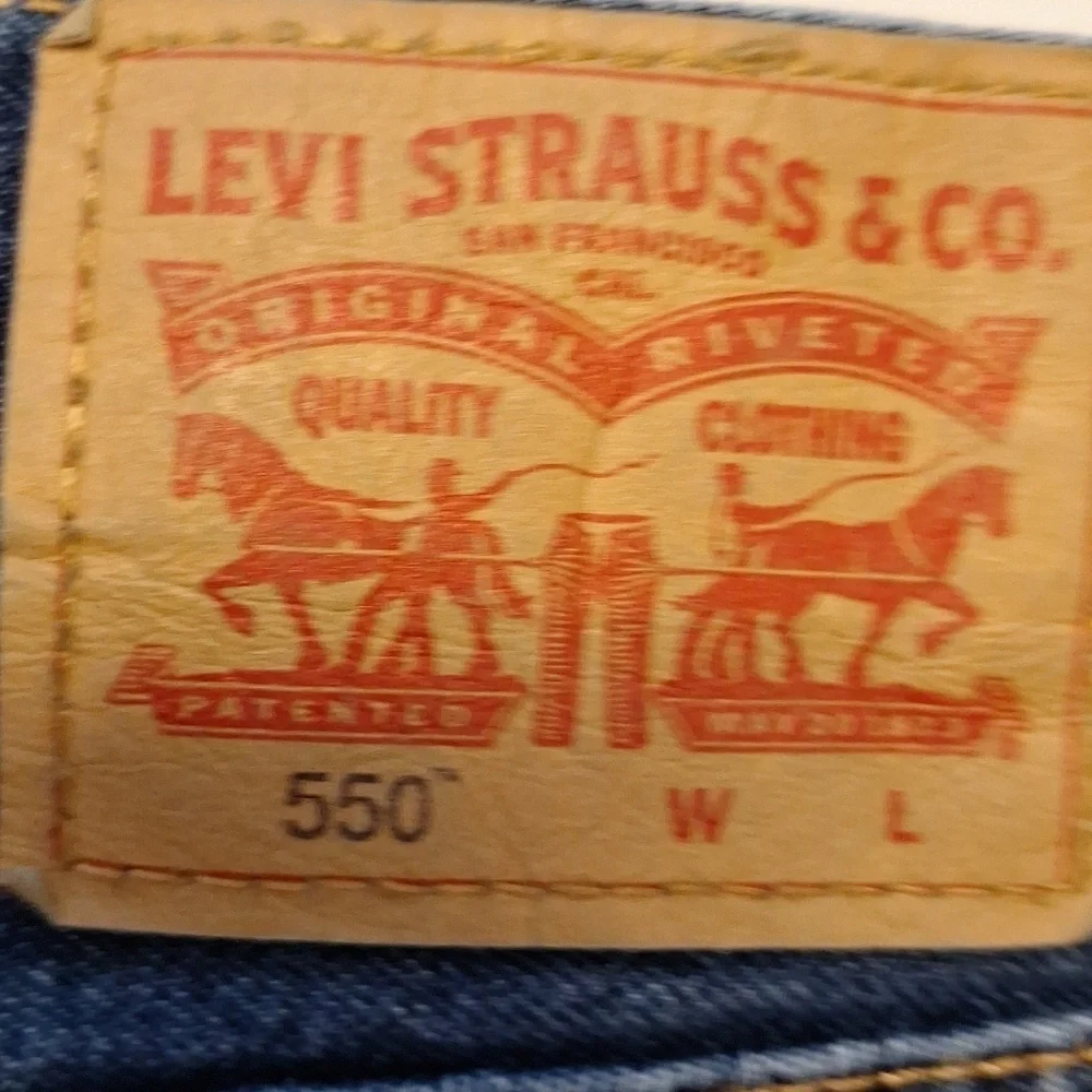 Levis waist 48
