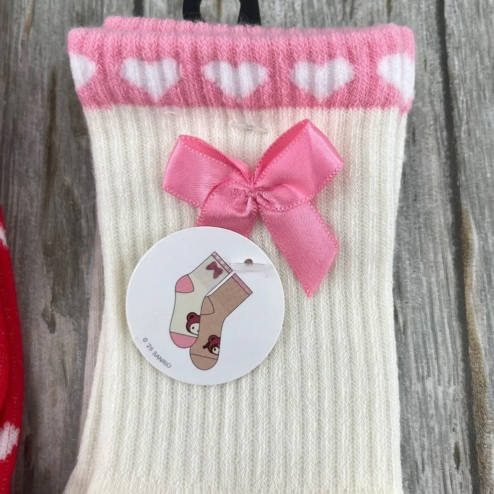 Hello Kitty spread love