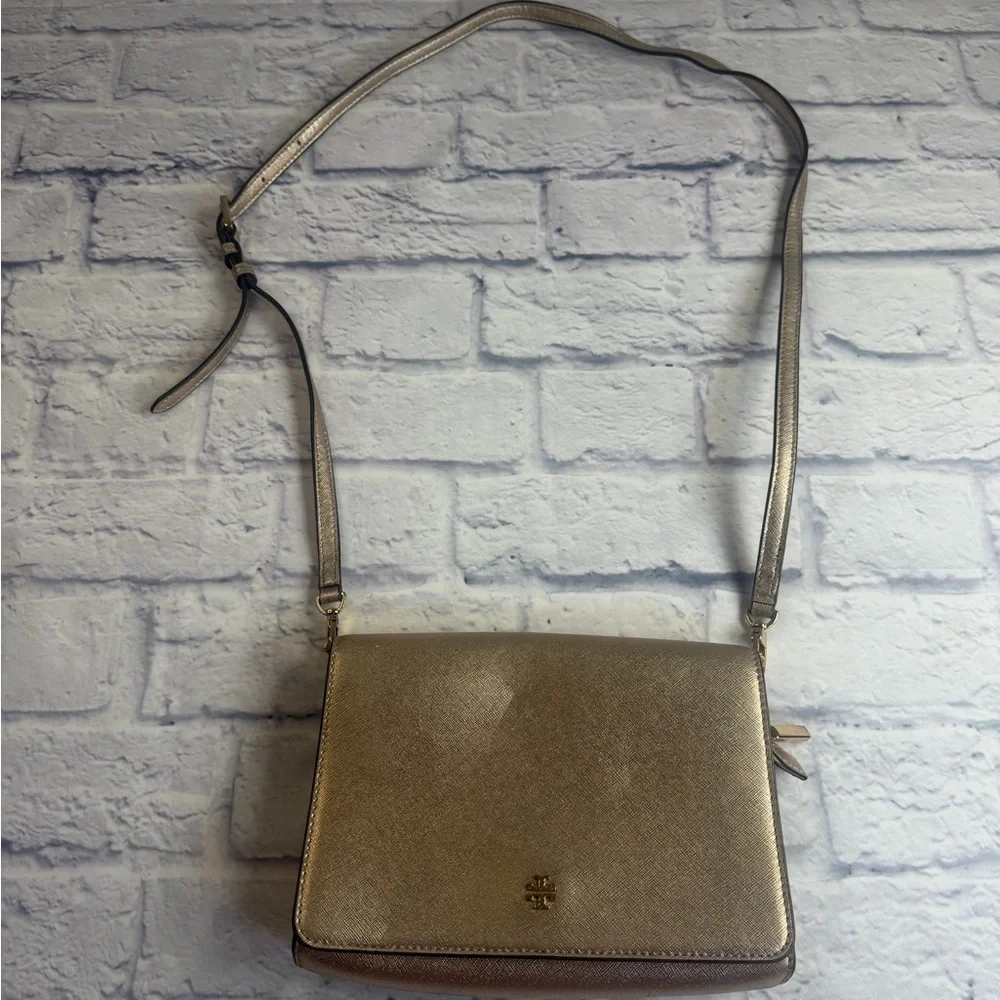 Tory Burch Emerson Combo Crossbody Bag in Metallic Rose Gold.