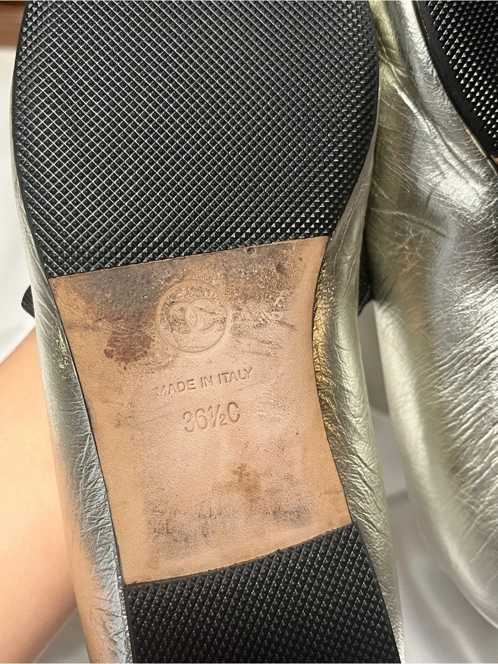 CHANEL Silver Metallic Leather Ballet Flats with Black Cap Toe