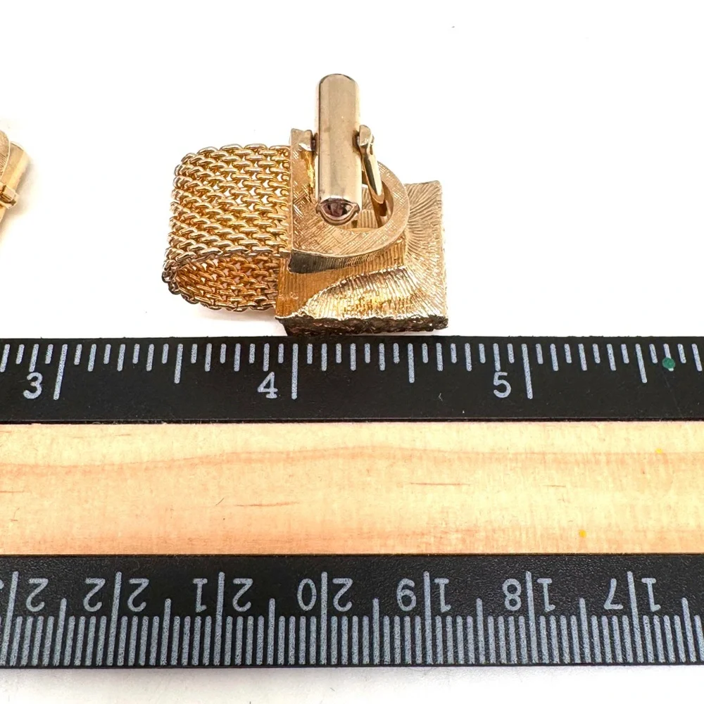 N/A textured square