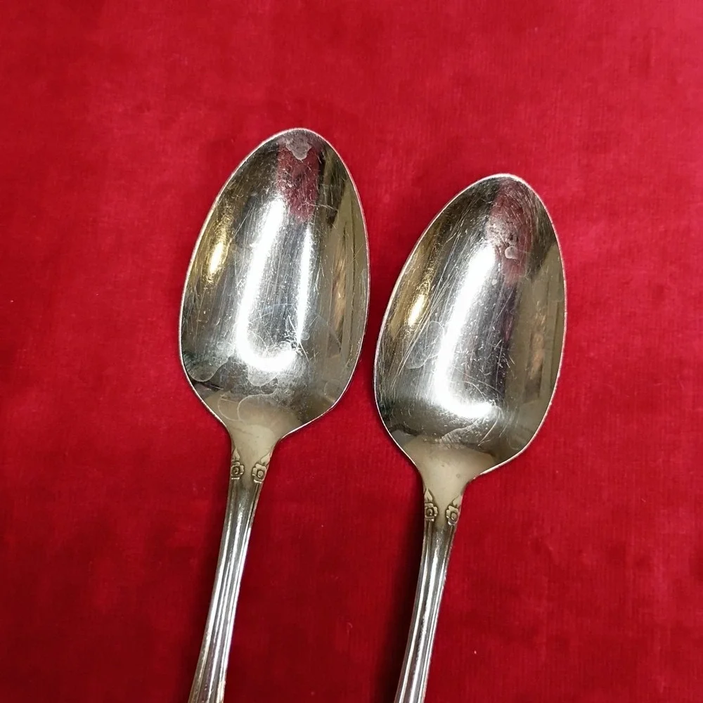Oneida set teaspoons