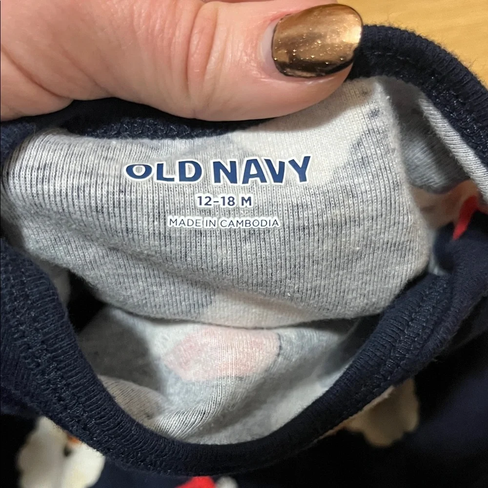 Old Navy Toddler Christmas Long Sleeve Bodysuits 12-18M‎