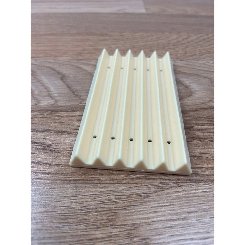 The Earthling Co. Silicone Self Draining Soap Dish For Bar‎ Soap NEW